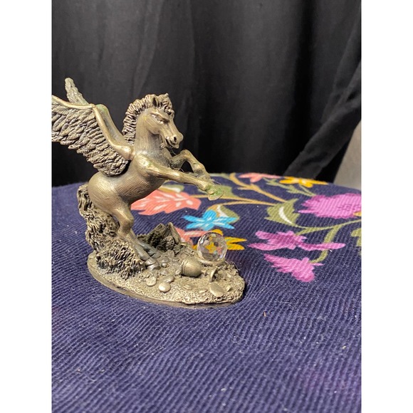 Pewter Pegasus Myth/ Magic Figurine “The Defender of the Crystal” by A G Slocomb - Picture 3 of 12
